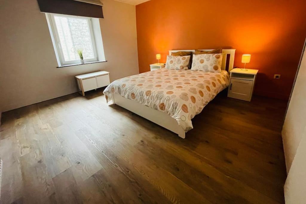 Appartement Cosy Au Centre De Beauraing Exterior foto